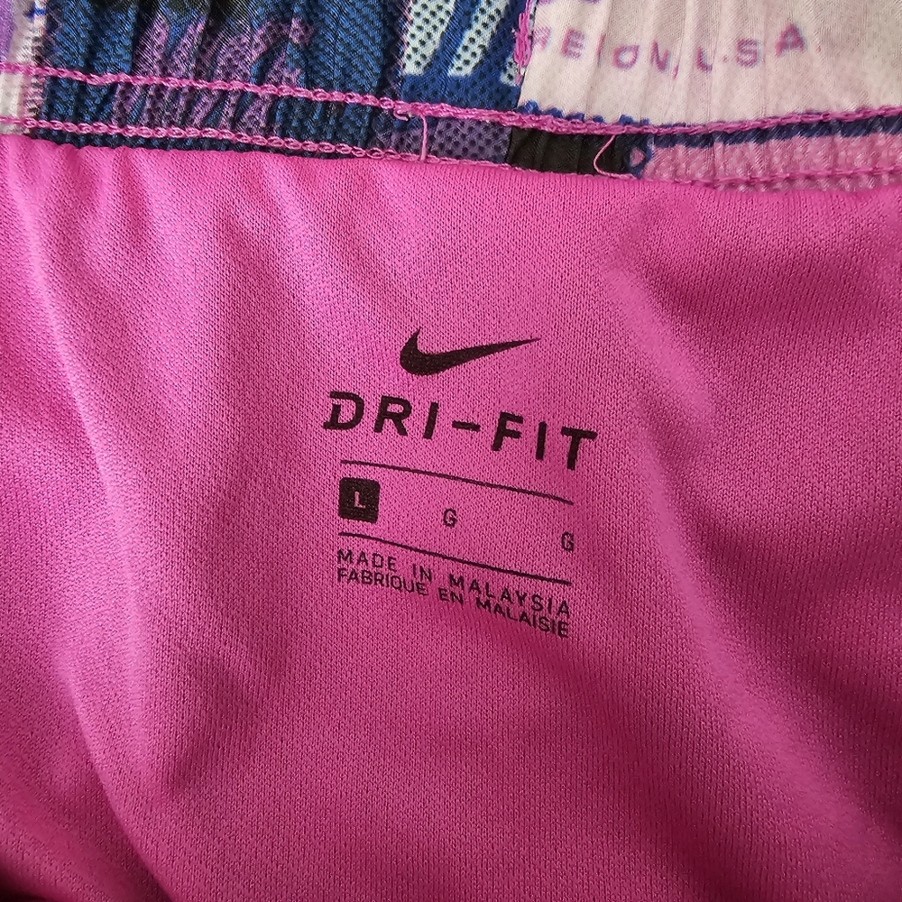 Nike shorts - Picture 2 of 2